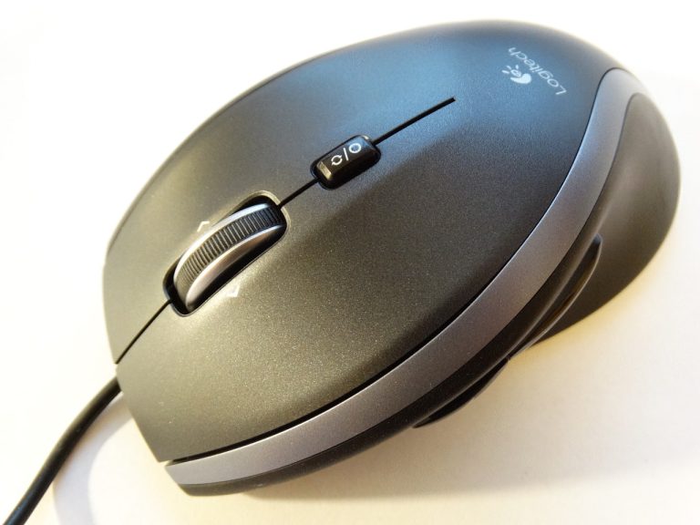 scopri la nostra vasta gamma di accessori per computer, progettati per migliorare la tua esperienza informatica. dalle tastiere ergonomiche ai mouse ad alte prestazioni, abbiamo tutto ciò che ti serve per ottimizzare il tuo lavoro e il tuo divertimento al computer.