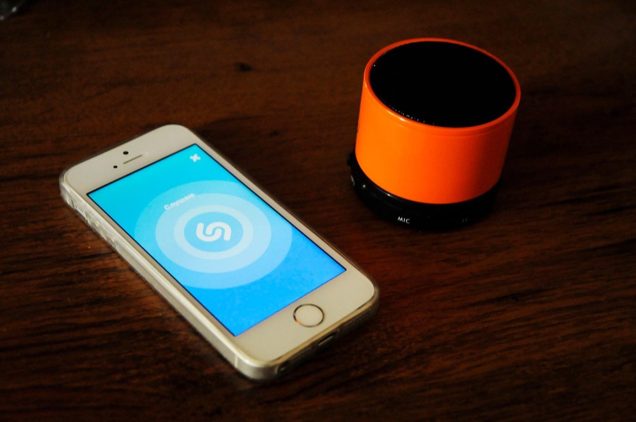 scopri la guida definitiva agli altoparlanti portatili! esplora le migliori opzioni disponibili, recensioni approfondite e consigli per scegliere il modello ideale per le tue esigenze musicali. trasforma ogni momento in un'esperienza sonora straordinaria.